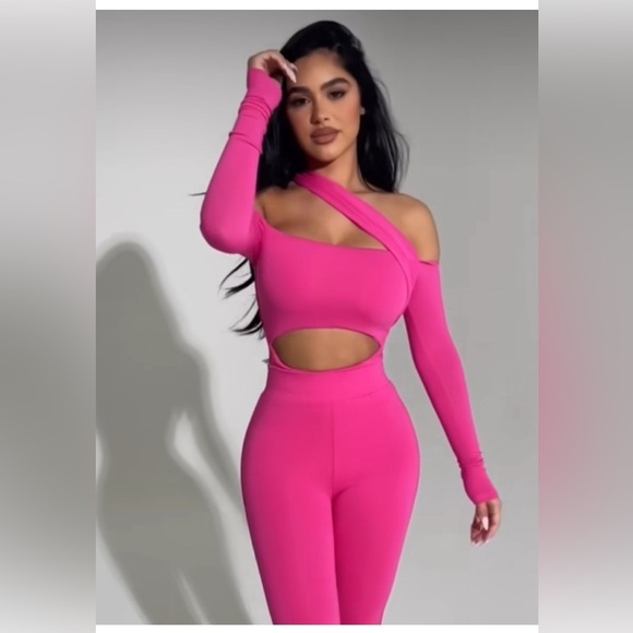 Naked wardrobe👗extra cold shoulder off shoulder cut out long sleeve bodysuit~ S - Picture 4 of 13